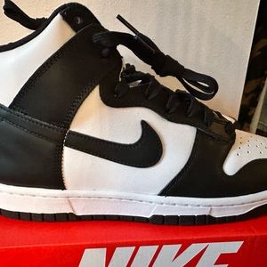 New… Black/White Nike Dunk High